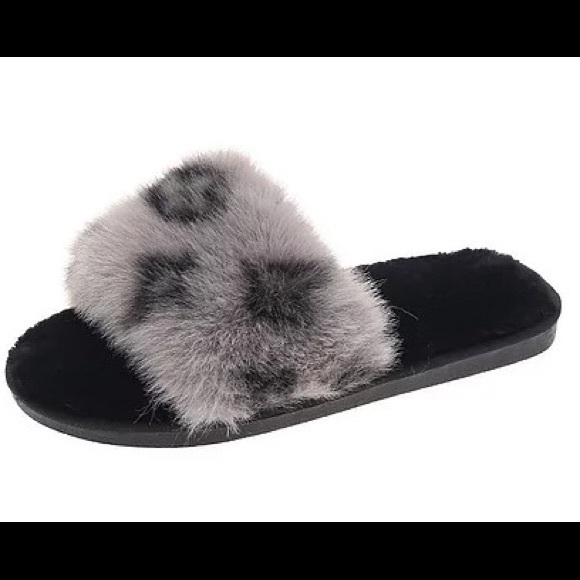 Accessories - Faux Fur Slippers